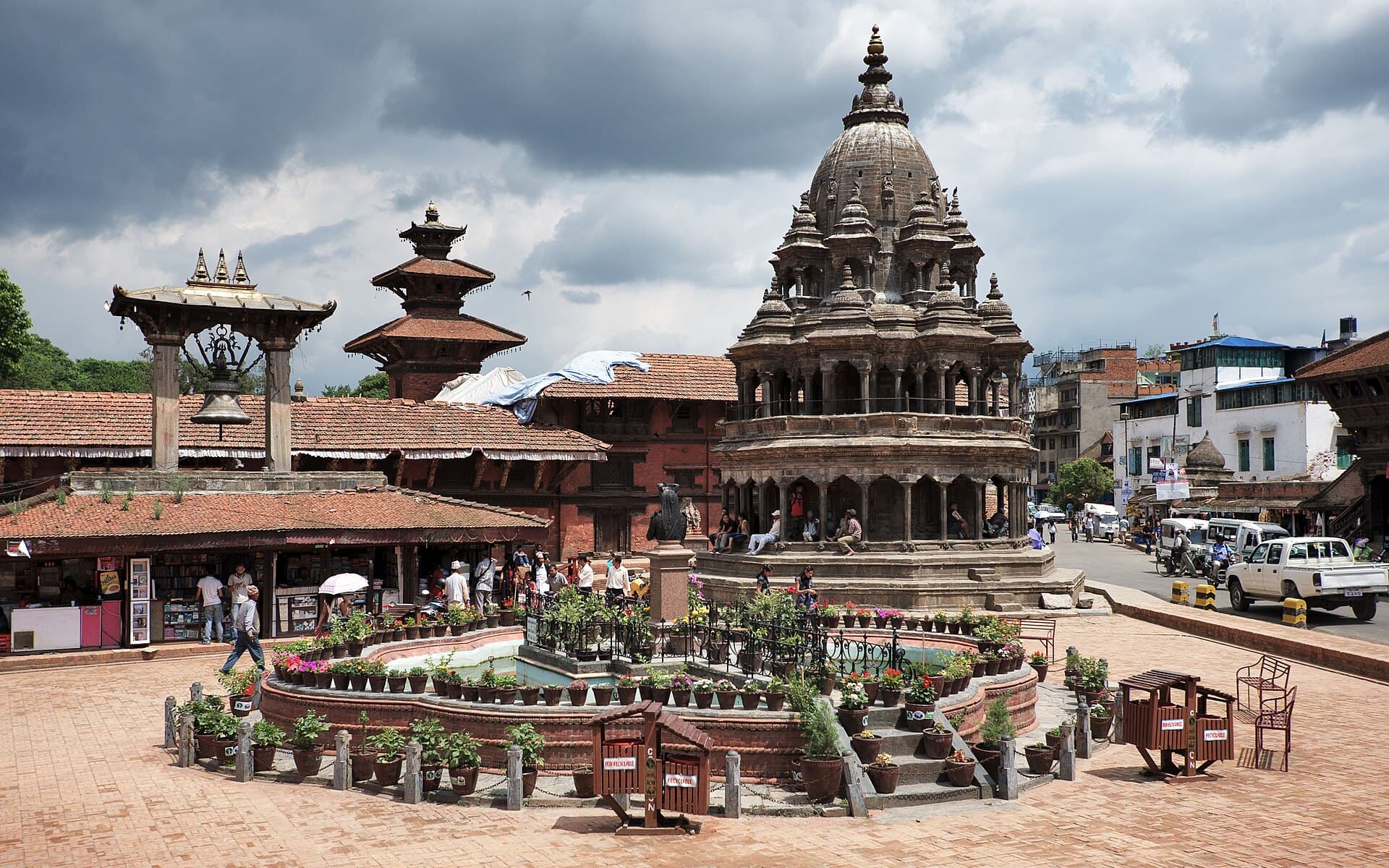Nepal Patan Durbar Square 10 (full res).jpg